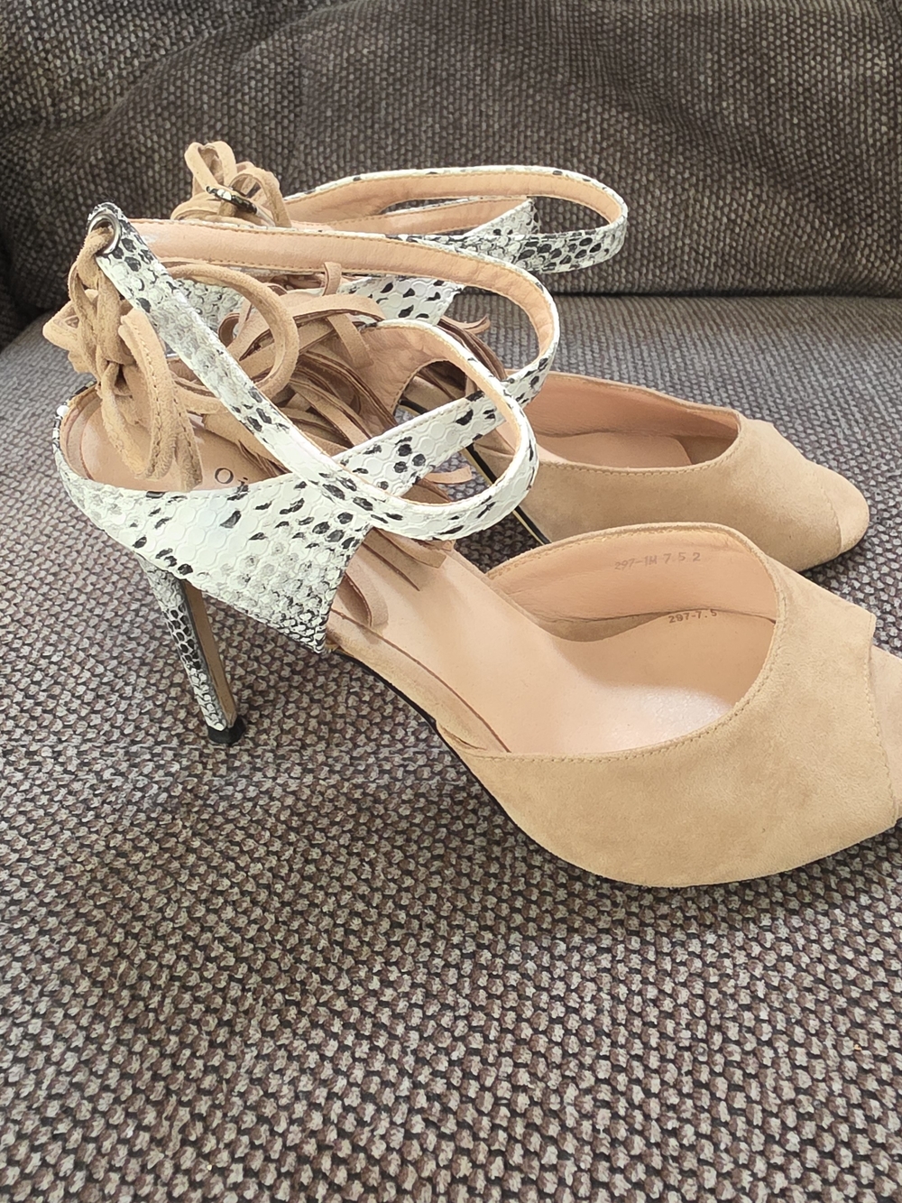 Tan Suede White Snake-Print Heels Strappy Fringe Ankle Ties Straps 7.5